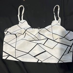 White crop top size extra large
